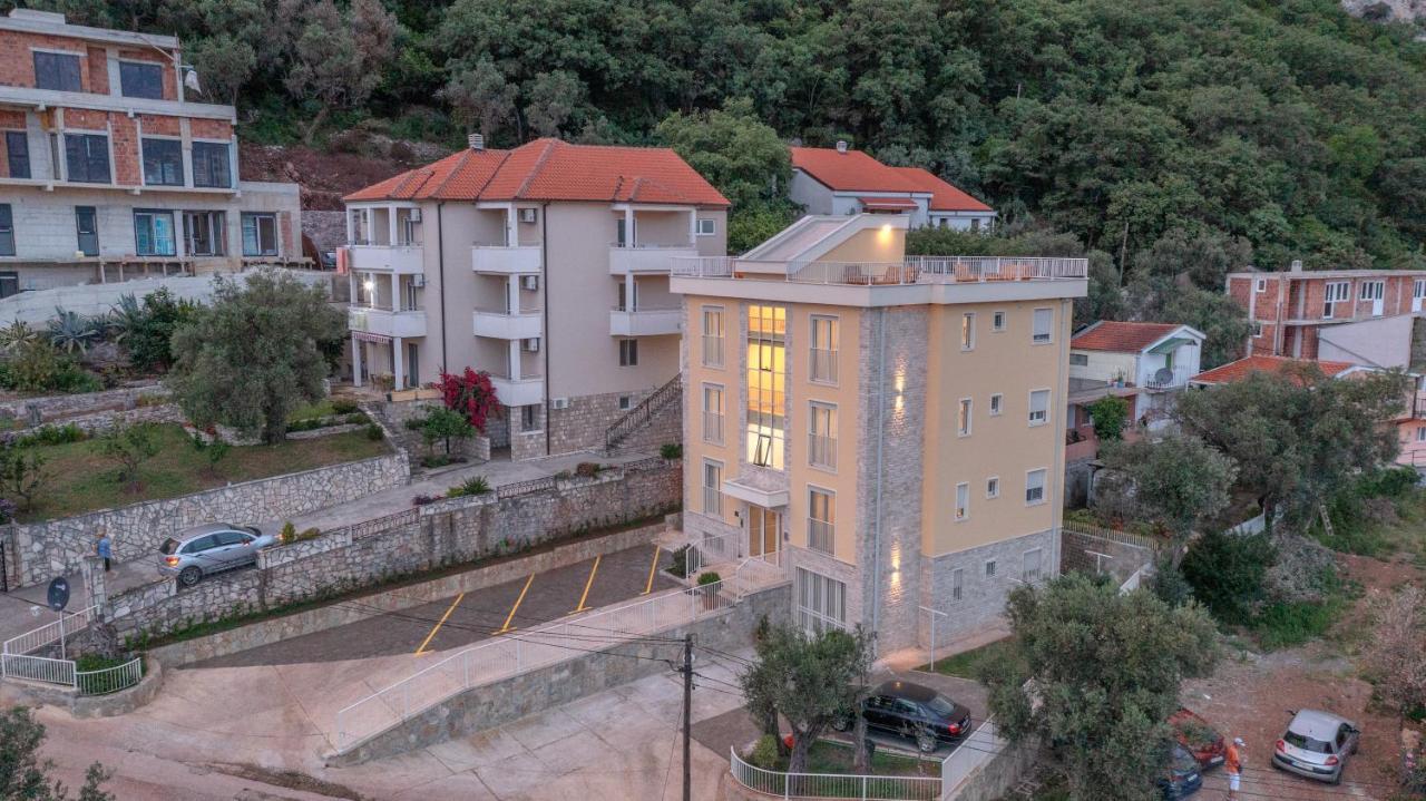 Apartments Bonazza Petrovac Екстер'єр фото